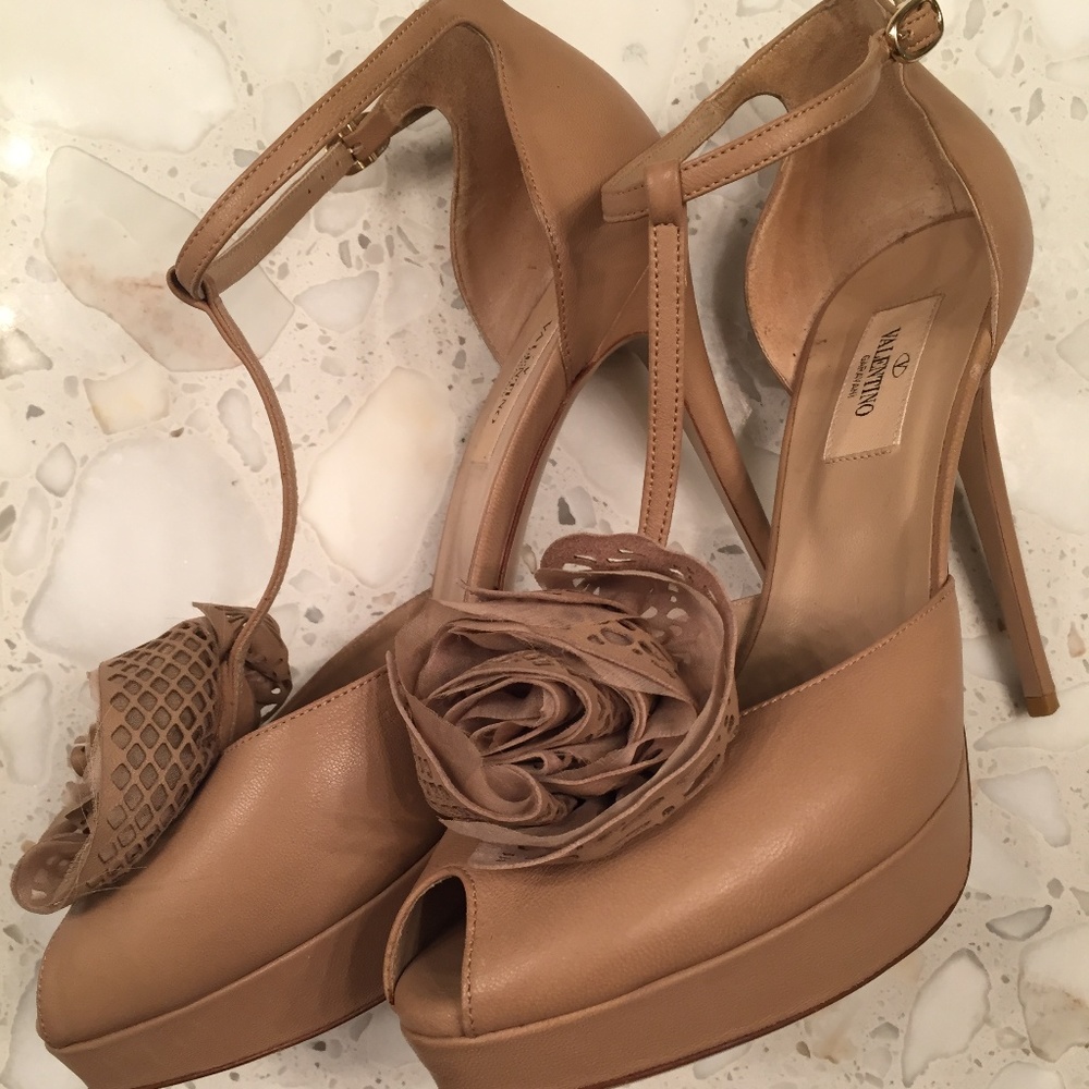 Valentino Nude Flower Leather & Satin Peep  EU38.5